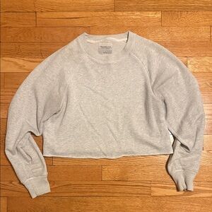 Abercrombie & Fitch Light Gray Cropped Crewneck Sweatshirt